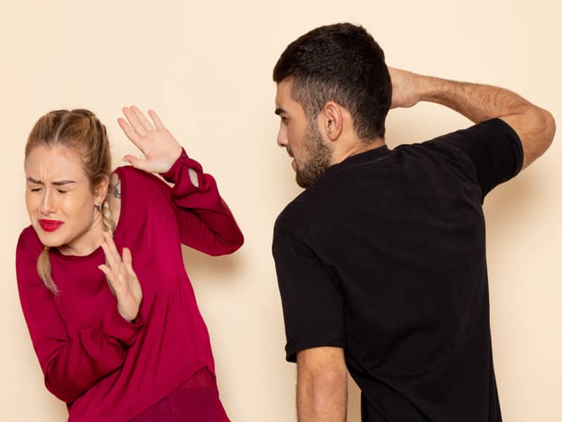 عباس شفیعی - بهترین وکیل در مشهد - محیا حق توس - ضرب و جرح عمدی