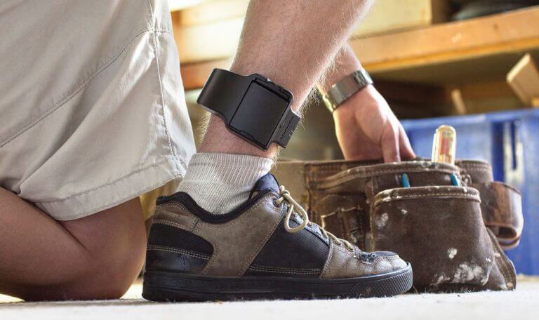 عباس شفیعی - بهترین وکیل در مشهد - محیا حق توشس - شرایط دریافت پابند الکترونیک