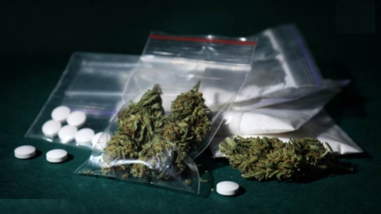 عباس شفیعی - بهترین وکیل در مشهد - محیا حق توس - مجازات معاونت در فروش و نگهداری مواد مخدر