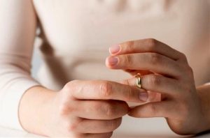 نمونه متن دادخواست طلاق از طرف زن - بهترین وکیل طلاق مشهد